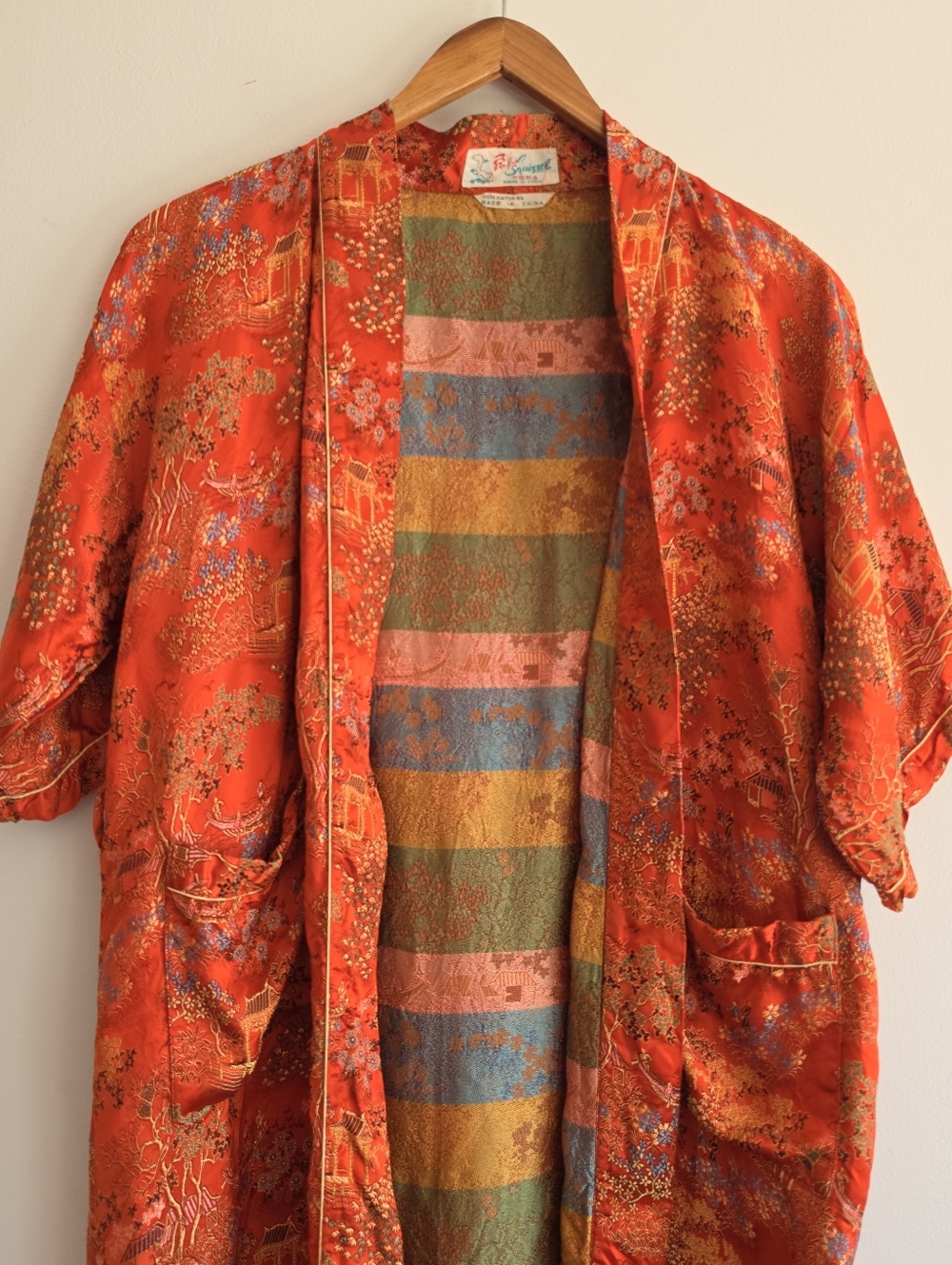 Vintage Solz Squirrel Chinese Red Brocade Kimono Robe Pocket Est Sz M - Picture 2 of 13
